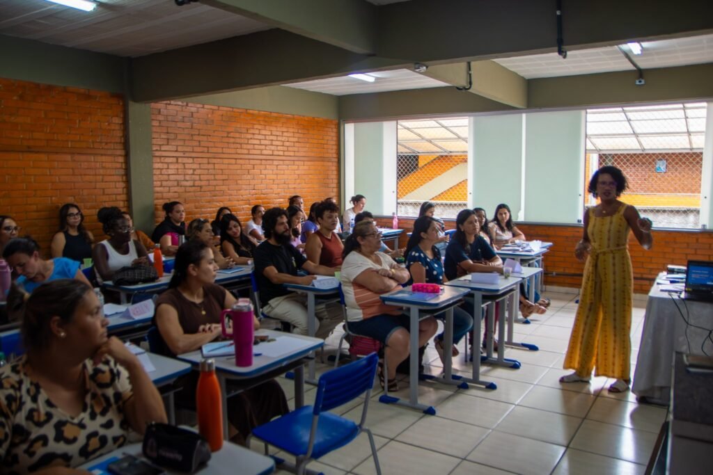 Itabirito realiza etapa municipal do Pacto Mineiro pela Alfabetização com participação de mais de 200 educadores