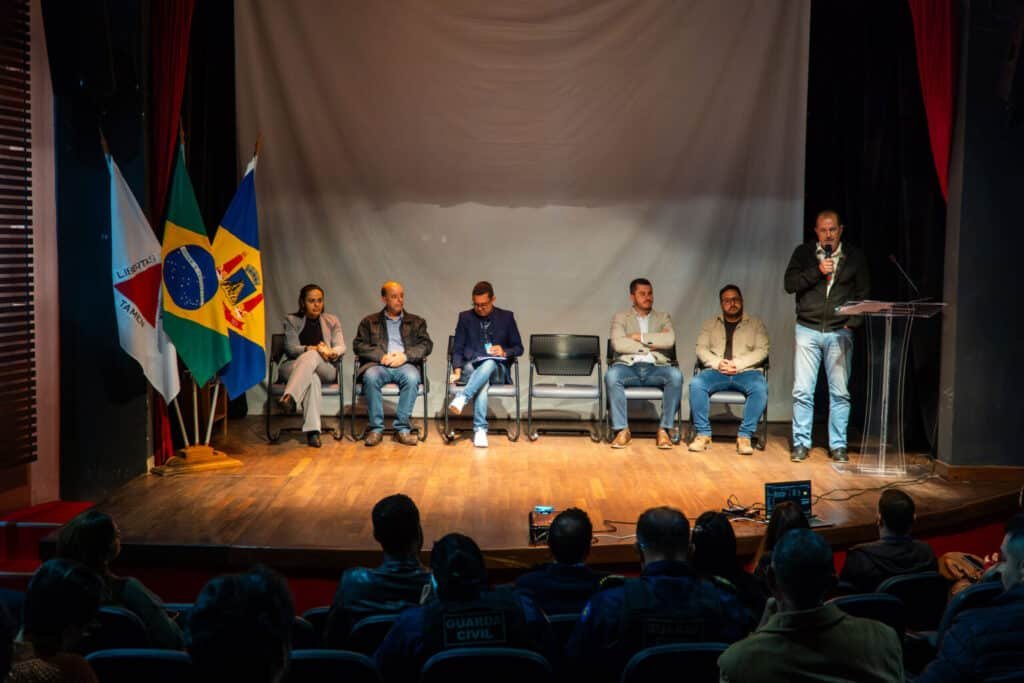 Prefeitura de Itabirito firma contrato de R$ 2,639 milhões com a Caixa Econômica para estruturar parceria da iluminação pública em Itabirito Prefeitura de Itabirito- Caixa Economica Federal